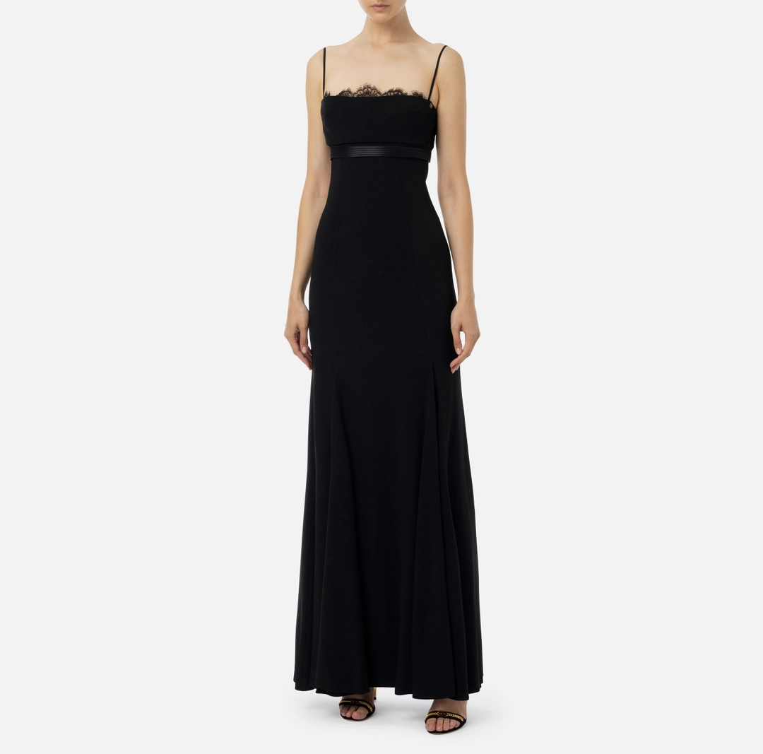 Черна сатенена Red Carpet рокля на Elisabetta Franchi.